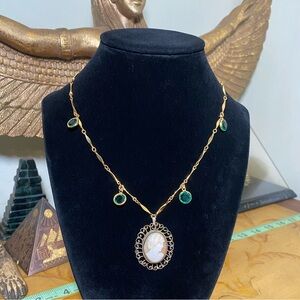 Vintage Cameo Pendant Necklace